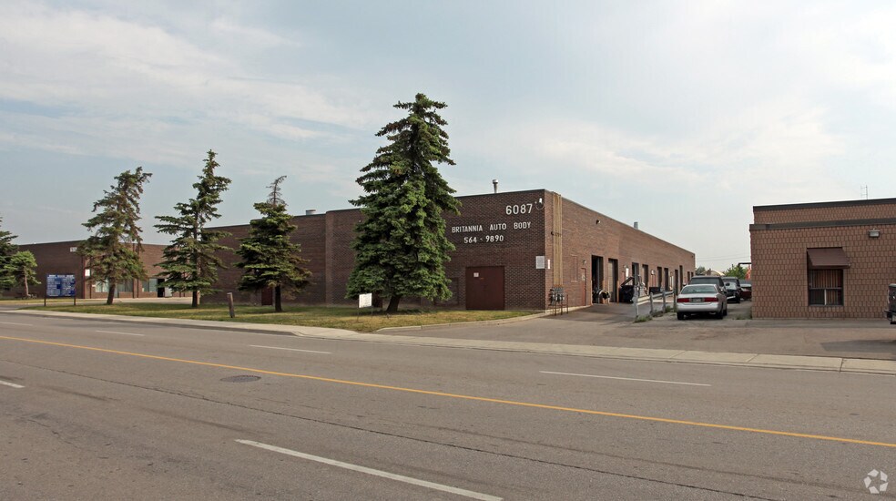 6087 Netherhart Rd, Mississauga, ON à louer - Photo du bâtiment - Image 2 de 3