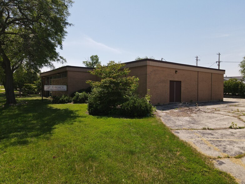 838 S Fisk St, Green Bay, WI à vendre - Photo du bâtiment - Image 2 de 20