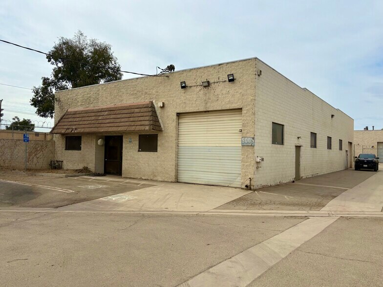 9003-9005 Norris Ave, Sun Valley, CA à louer - Photo du bâtiment - Image 2 de 5