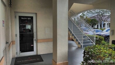 2853 Executive Park Dr, Weston, FL à louer Photo intérieure- Image 2 de 9