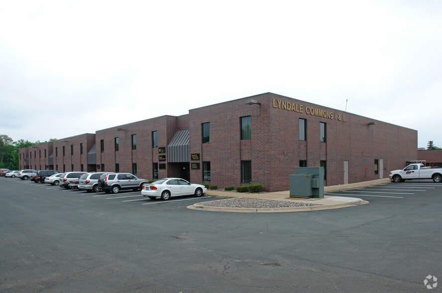 801-815 W 106th St, Bloomington, MN for sale - Primary Photo - Image 1 of 3