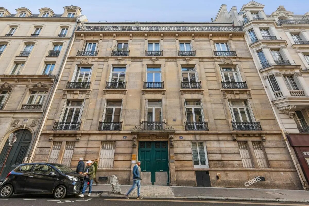 Office in Paris for sale Building Photo- Image 1 of 14
