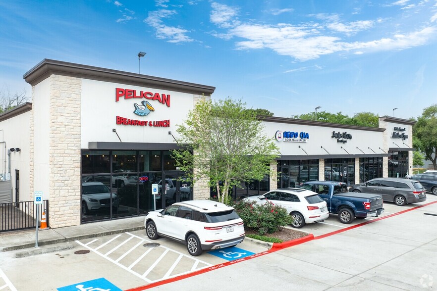 802 S Friendswood Dr, Friendswood, TX for lease - Primary Photo - Image 1 of 19