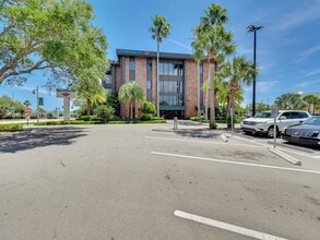 601 21st St, Vero Beach, FL for lease Building Photo- Image 2 of 10