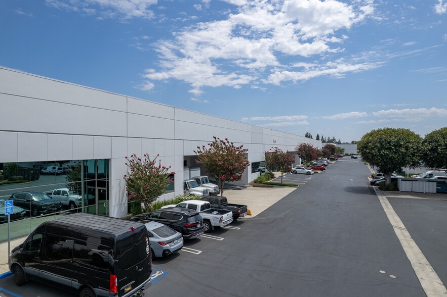 15281 Barranca Pky, Irvine, CA for lease - Building Photo - Image 2 of 9