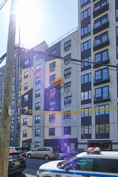 2073 Ryer Ave, Bronx, NY à vendre - Photo du bâtiment - Image 3 de 15