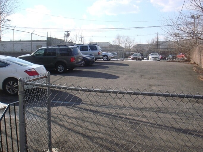 569-571 Martin Luther King Jr Blvd, Newark, NJ à louer - Photo du bâtiment - Image 3 de 32