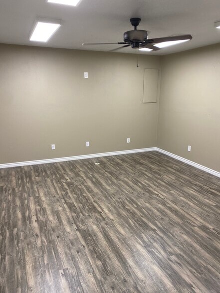 304 S Magnolia Blvd, Magnolia, TX for lease - Building Photo - Image 3 of 6