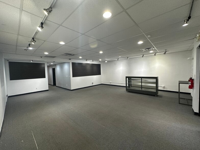2262 S Broadway, Denver, CO for sale - Interior Photo - Image 2 of 5