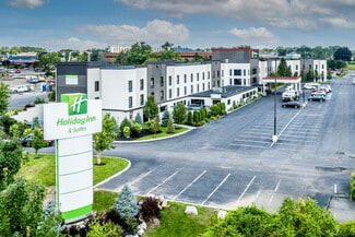 Plus de détails pour 400 7th North St, Liverpool, NY - Services hôteliers à vendre