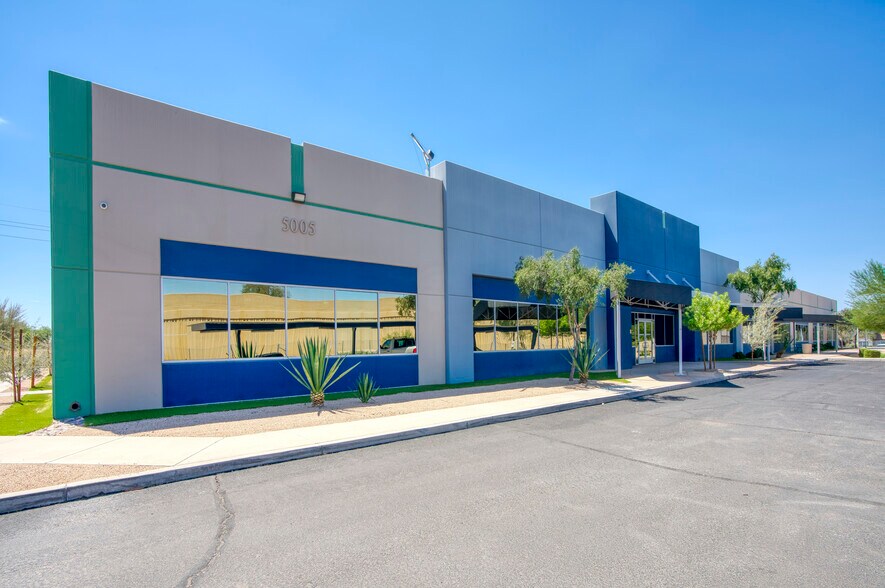 5005 S Wendler Dr, Tempe, AZ à vendre - Photo du bâtiment - Image 2 de 11