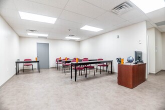 435 Notre Dame Av, Sudbury, ON à louer Photo du bâtiment- Image 1 de 8