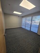 10054-10098 Magnolia Ave, Riverside, CA à louer Photo intérieure- Image 2 de 9