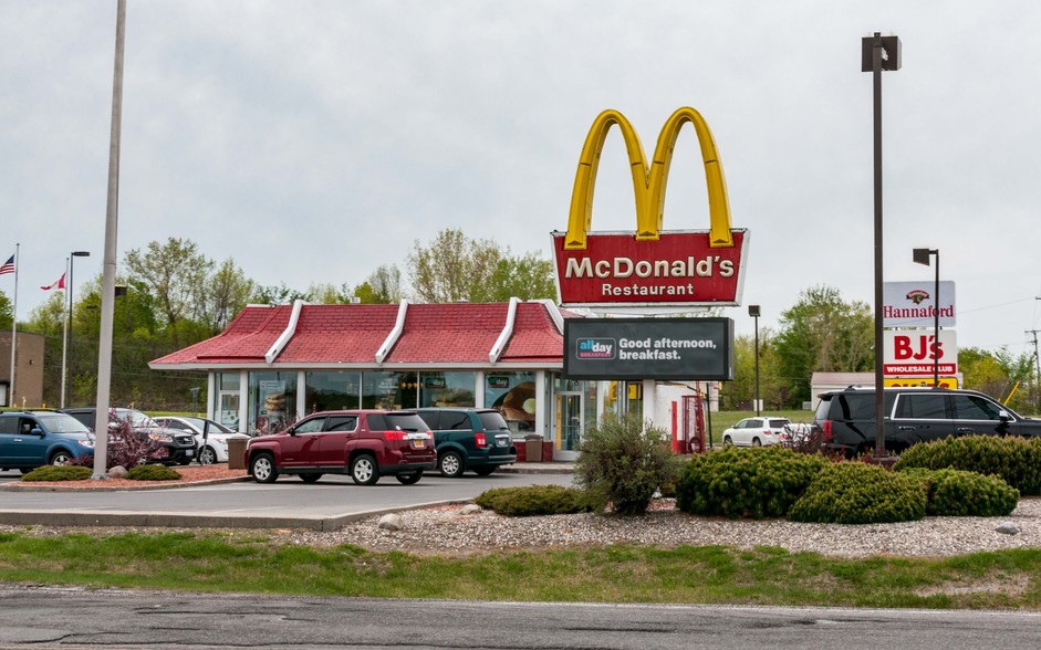 McDonald's, Massena, NY à vendre - Photo du bâtiment - Image 1 de 1