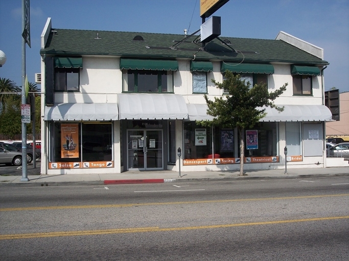 2138-2140 Westwood Blvd, Los Angeles, CA for lease - Primary Photo - Image 1 of 5