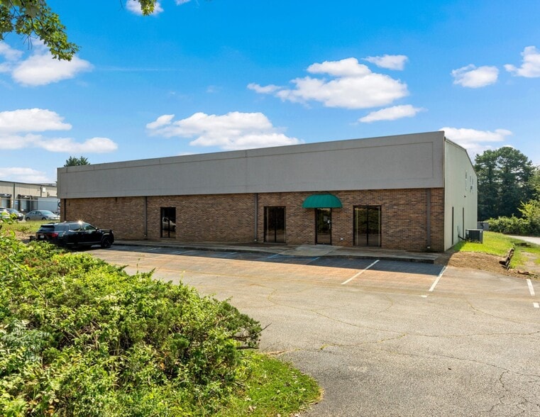 9 Ellwood Ct, Greenville, SC for lease - Building Photo - Image 1 of 19