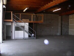4672 E Waterloo Rd, Stockton, CA for lease Interior Photo- Image 2 of 4