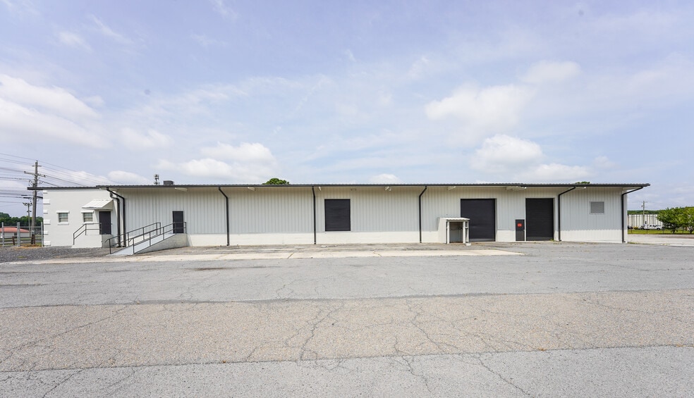 801 Legion Dr, Dalton, GA for lease - Building Photo - Image 3 of 14