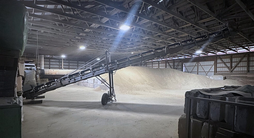 113 Roundabout Rd, Newtown, VA for lease - Interior Photo - Image 2 of 8