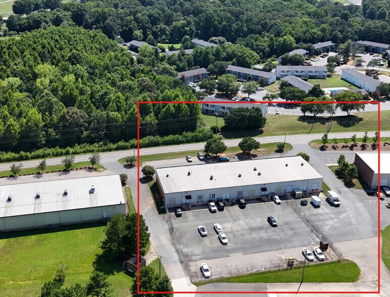 2630 Nelda Dr, Monroe, NC à louer - Photo du bâtiment - Image 2 de 2