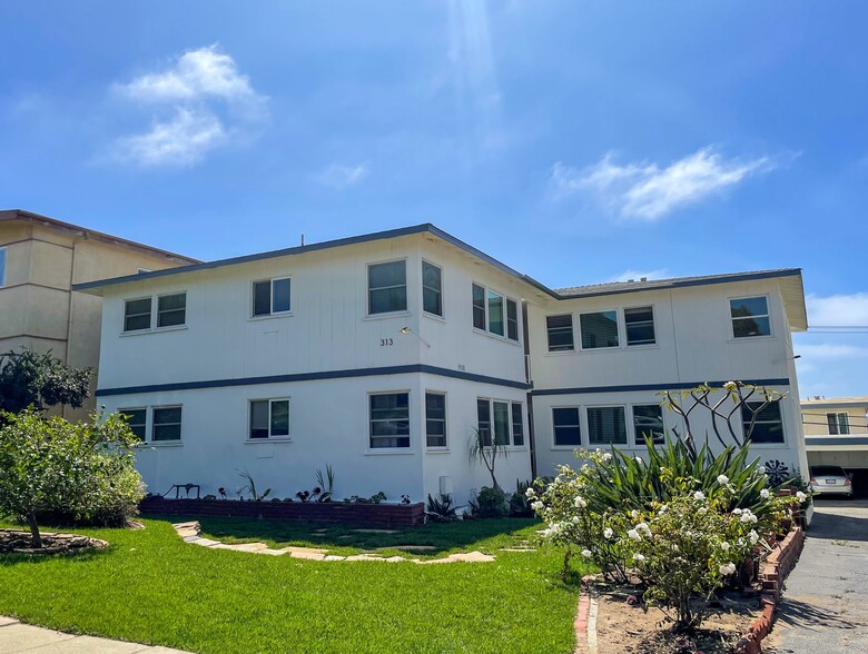 313 Calle Miramar, Redondo Beach, CA à vendre - Photo du bâtiment - Image 2 de 15