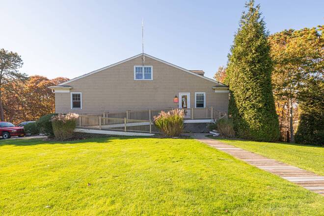 2036 County Road 39, Southampton, NY à vendre - Photo du bâtiment - Image 3 de 19