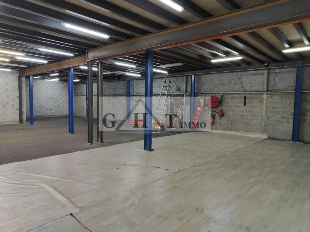 Industrial in La Courneuve for lease Interior Photo- Image 1 of 6