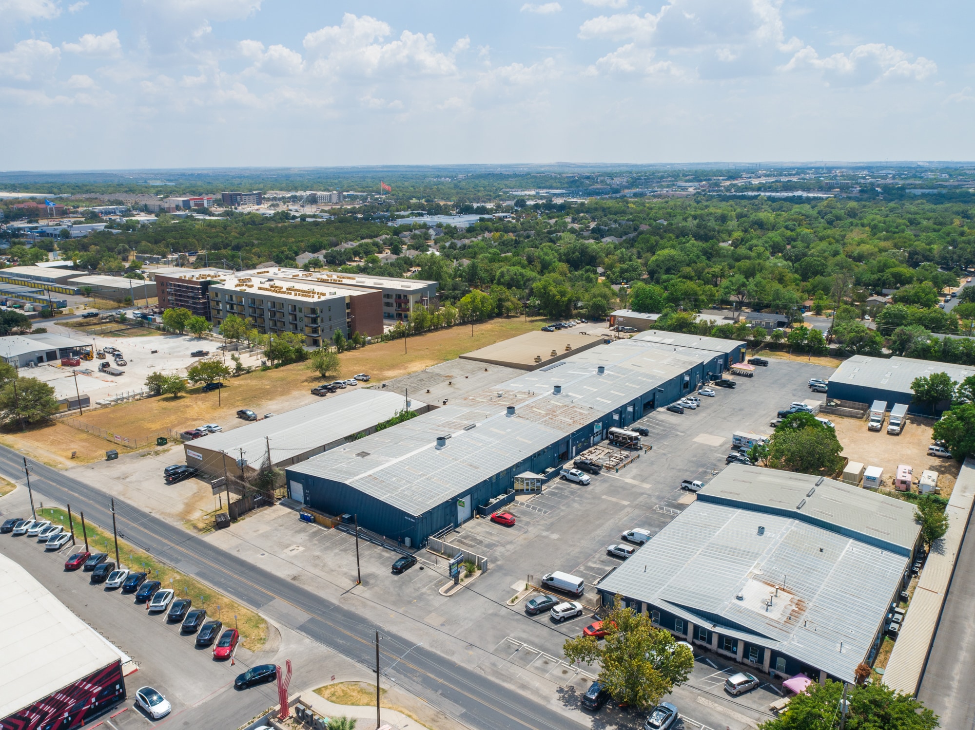 415 E Saint Elmo Rd, Austin, TX à louer Photo principale- Image 1 de 10
