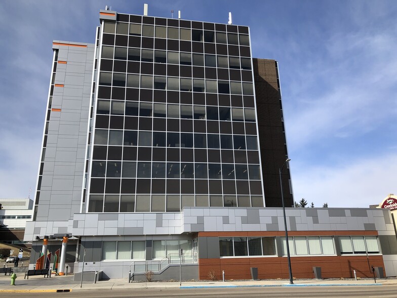 5010 43rd St, Red Deer, AB for lease - Building Photo - Image 3 of 9