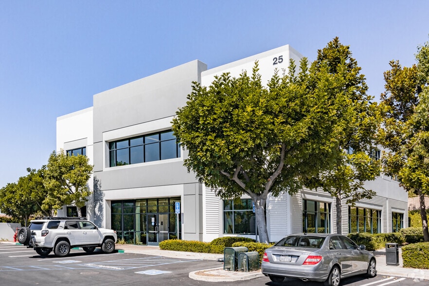 25 Orchard Rd, Lake Forest, CA for lease - Primary Photo - Image 1 of 16