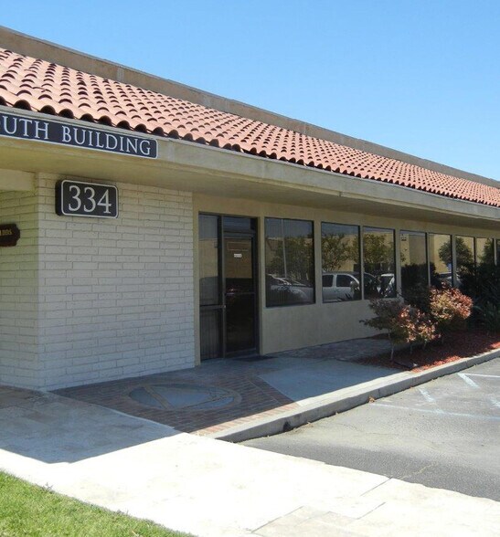 334 Shaw Ave, Clovis, CA à louer - Photo du bâtiment - Image 2 de 7