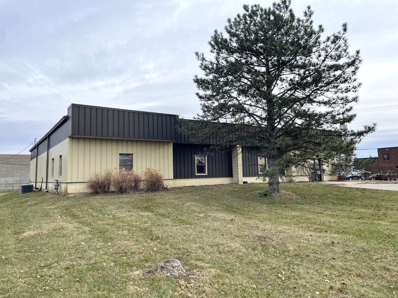 8550 Bilstein Blvd, Hamilton, OH for lease - Building Photo - Image 2 of 8