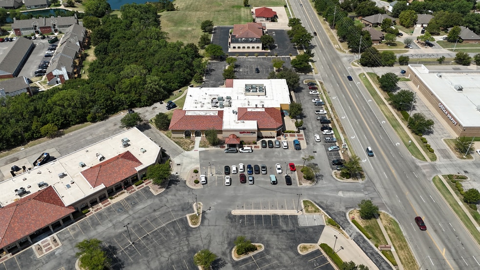 2929 N Rock Rd, Wichita, KS for lease - Building Photo - Image 3 of 5