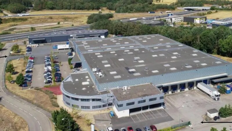 Industrial in Miribel for lease Building Photo- Image 1 of 19