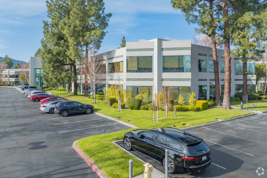 7031 Koll Center Pky, Pleasanton, CA à vendre - Photo du bâtiment - Image 2 de 7