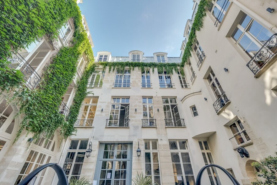 22 Rue Chapon, Paris for lease - Building Photo - Image 2 of 15