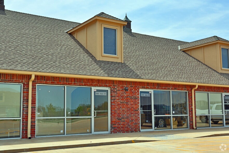 5480 Main, Del City, OK à vendre - Photo du bâtiment - Image 2 de 4