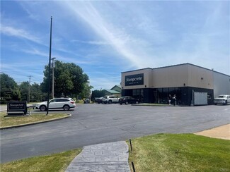 Plus de détails pour 325 Commerce Blvd, Liverpool, NY - Flex à vendre