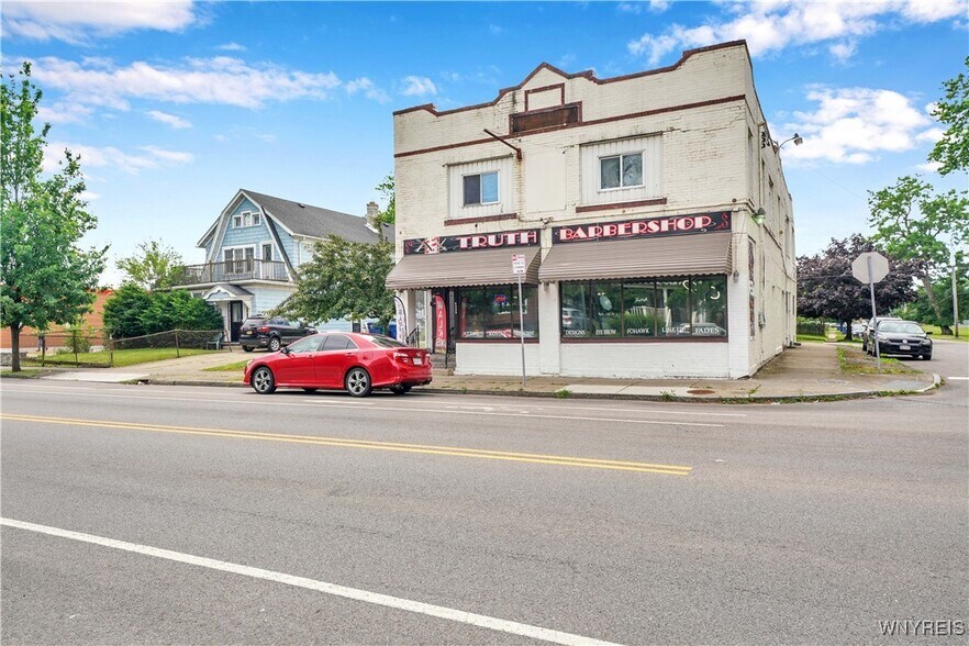 2325 S Park Ave, Buffalo, NY à vendre - Photo du bâtiment - Image 2 de 37