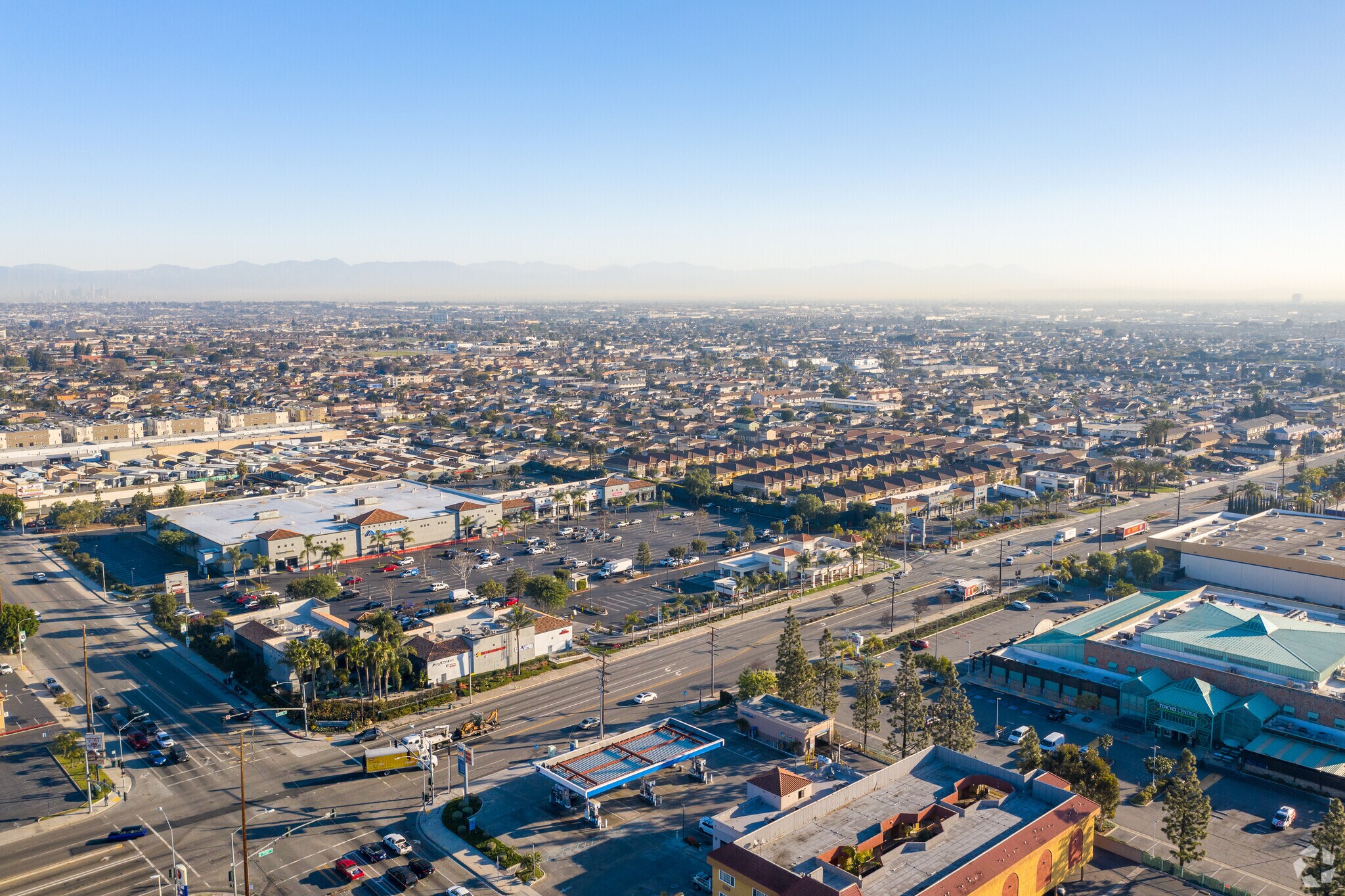 1735 W Artesia Blvd, Gardena, CA à louer Aérien- Image 1 de 10