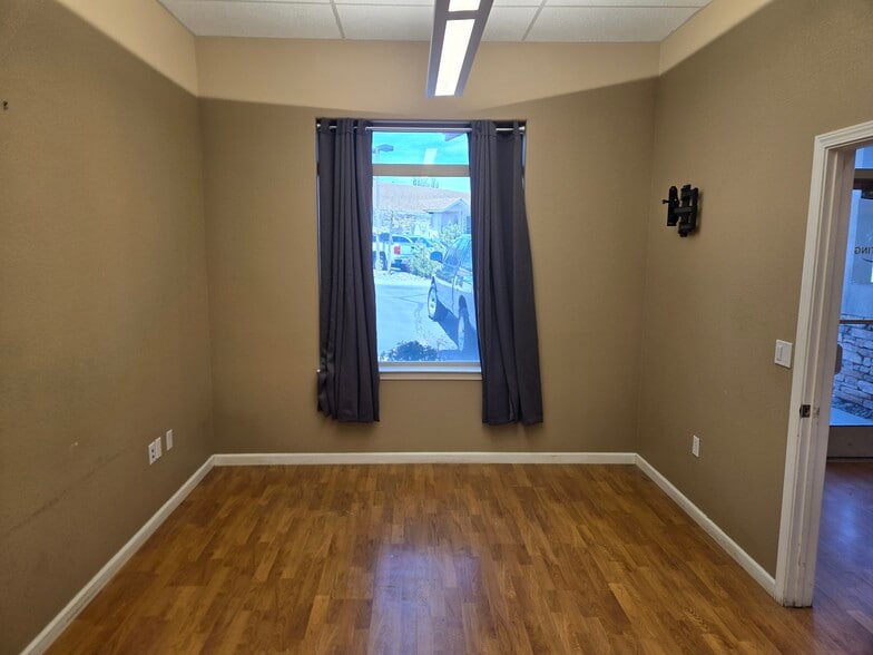 1160 Selmi Dr, Reno, NV for lease - Building Photo - Image 3 of 6