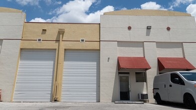 14262 SW 140th St, Miami, FL à louer Photo intérieure- Image 1 de 9