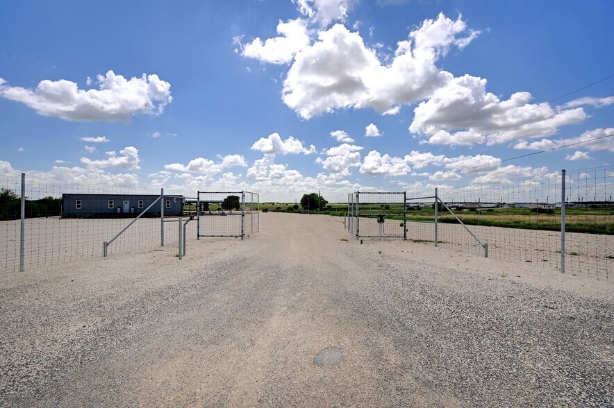 804 Highway 304, Gonzales, TX à vendre - Photo du bâtiment - Image 2 de 30