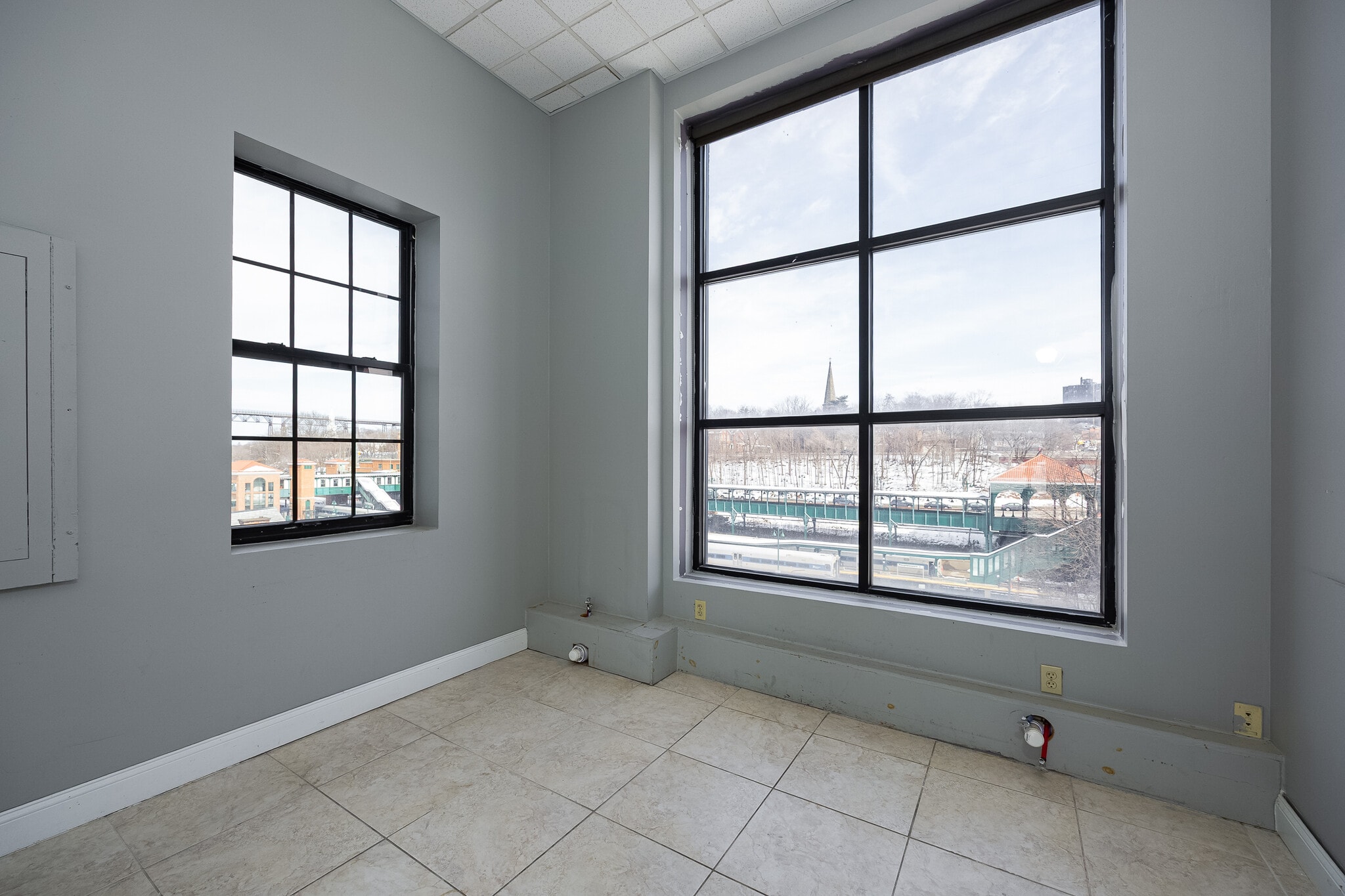 35 Main St, Poughkeepsie, NY for lease Interior Photo- Image 1 of 6