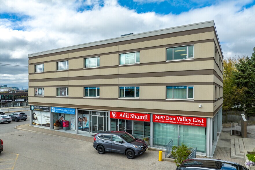 1200 Lawrence Ave E, Toronto, ON à louer - Photo du bâtiment - Image 2 de 2