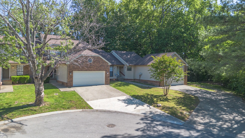 162 Condor Ct, Clarksville, TN for sale - Building Photo - Image 3 of 73