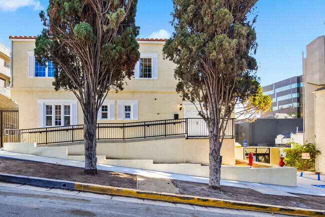 Plus de détails pour 1112 N Sherbourne Dr, West Hollywood, CA - Bureau à louer