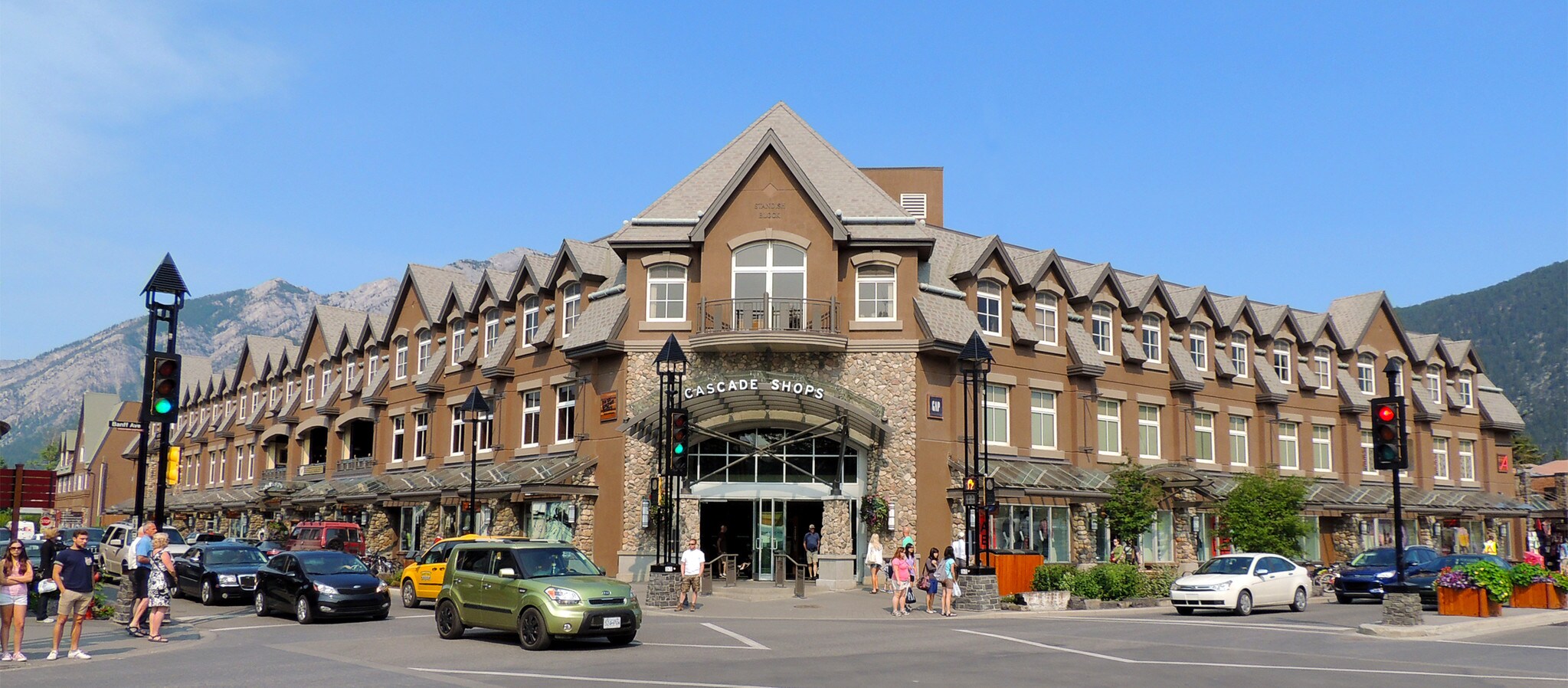 317 Banff Ave, Banff, AB for sale Primary Photo- Image 1 of 1