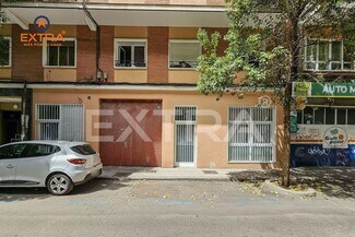 Plus de détails pour Multi-résidentiel à vendre