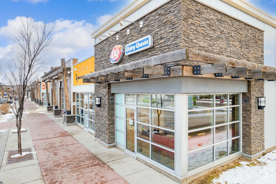 2060 Symons Valley Pky NW, Calgary, AB à vendre - Photo principale - Image 1 de 1